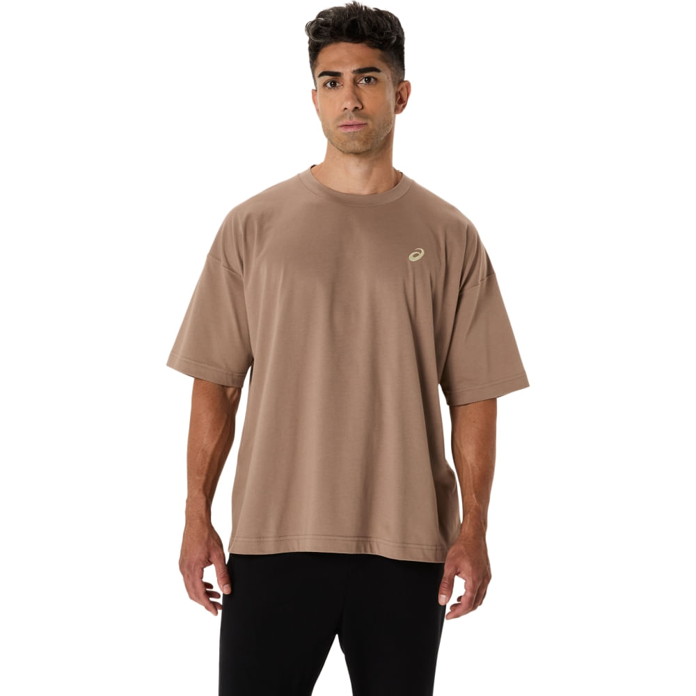 Camiseta ASICS Spiral Relaxed Fit Embroidery - Masculino - Marrom