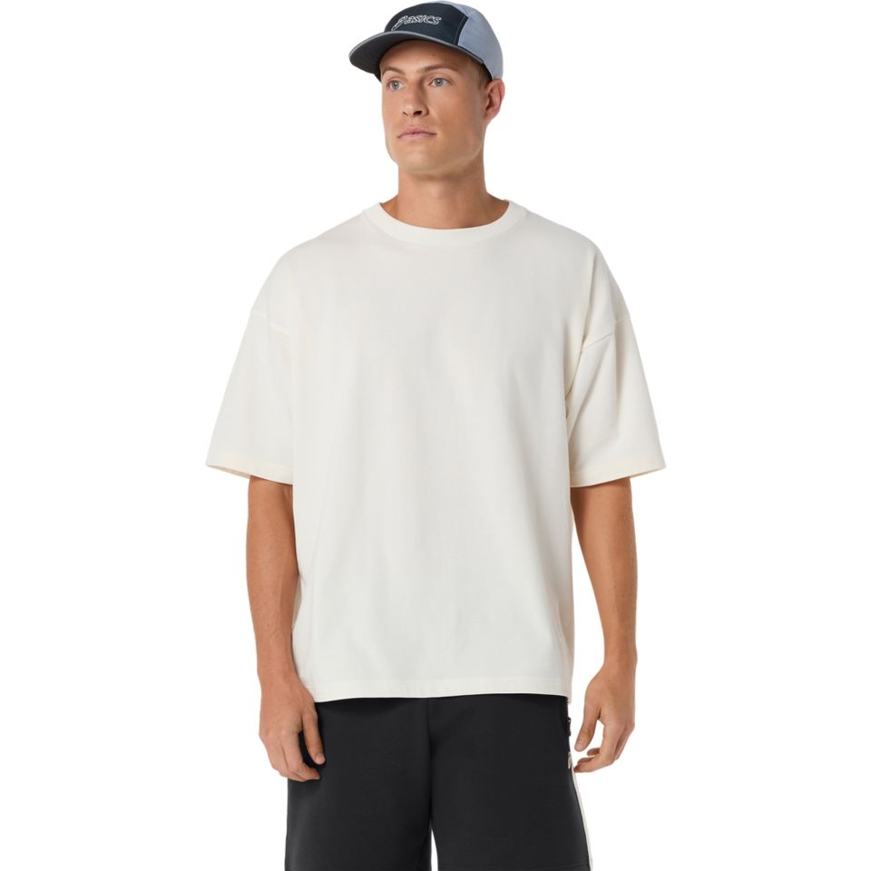 Camiseta Asics Track Club Heritage Relaxed Tee - Creme